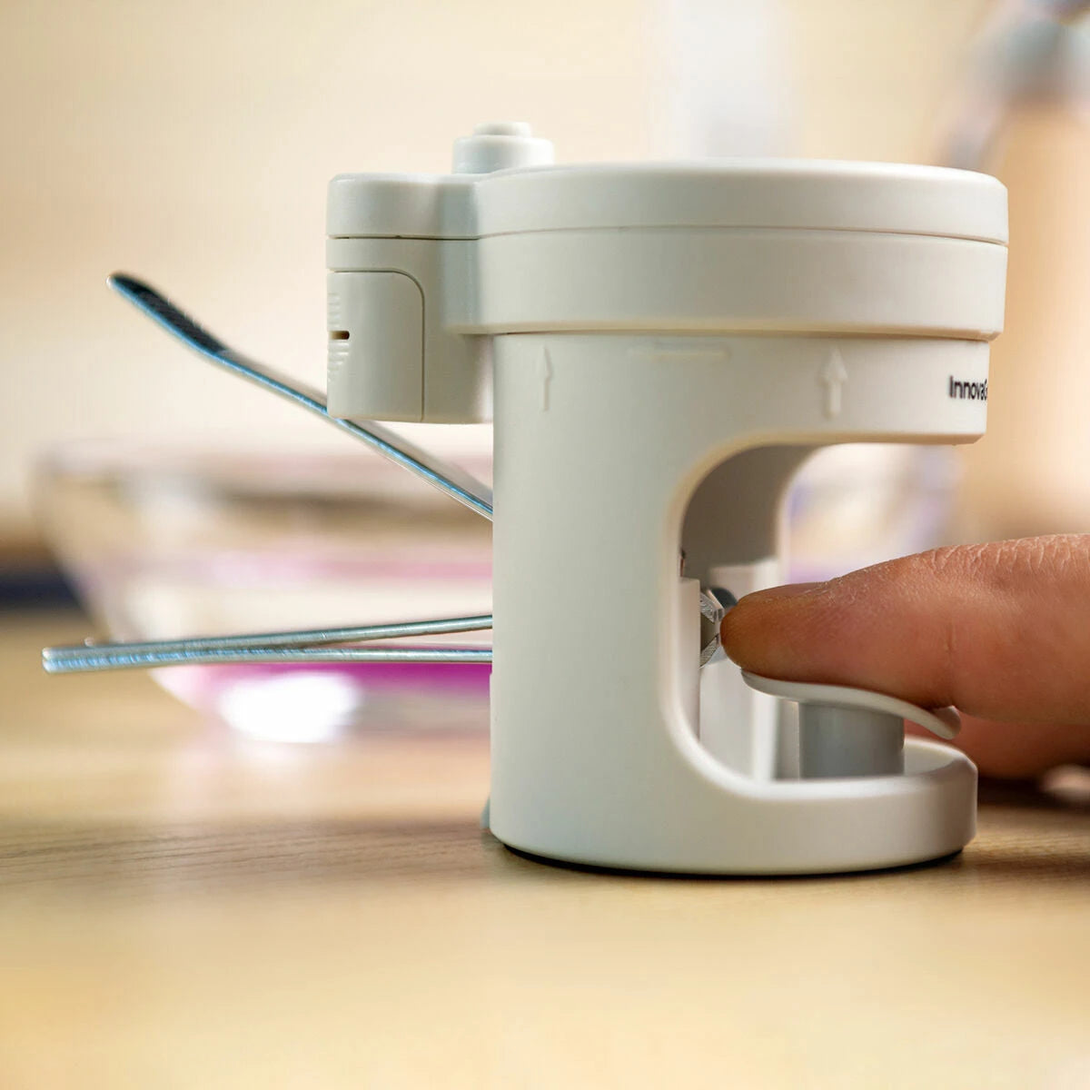 Nail Clippers with LED Light, Magnifying Glass and File Clail InnovaGoods product packaging
